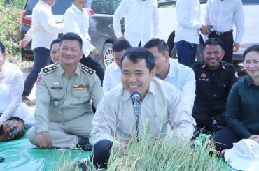 អភិបាលខេត្តកណ្ដាលបញ្ជាឱ្យគ្រប់អាជ្ញាធរពាក់ព័ន្ធទាំងអស់ ត្រូវបូមទឹកដើម្បីស្រោចស្រពជូនដល់ប្រជាកសិករជួបគ្រោះរាំងស្ងួត និងបូមទឹកសង្គ្រោះស្រូវប្រាំង ចំនួន១៨៩៣ ហិកតា ដែលប្រឈមការខ្វះទឹកស្រោចស្រព នៅស្រុកកណ្ដាលស្ទឹង