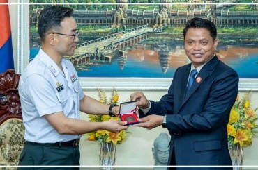ឯកឧត្តម ហេង រតនា អគ្គនាយក CMAC បានទទួលជួបសម្តែងការគួរសមពីគណៈប្រតិភូសាធារណៈរដ្ឋប្រជាមានិតកូរ៉េ ដឹកនាំដោយវីរសេនីយ៍ឯក Pak Suman ដើម្បីស្វែងយល់ពីវិស័យសកម្មភាពមីន CMAC នៅកម្ពុជា