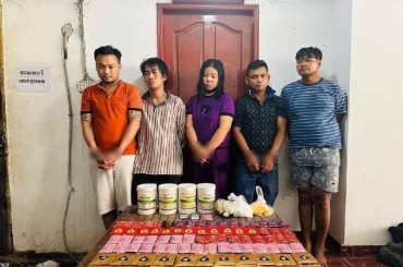 ចាប់ឃាត់ខ្លួនជនសង្ស័យ៥នាក់ និងឧបករណ៍កែច្នៃផលិតគ្រឿងញៀនរួមនិងសារធាតុផ្សំ សរុបជិត ២៣គីឡូក្រាម នៅខណ្ឌច្បារអំពៅ