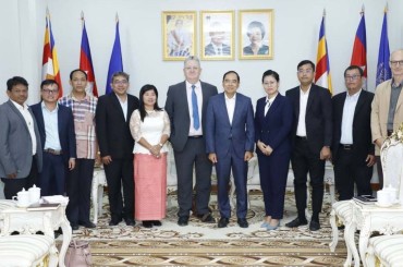 កម្ពុជាគ្មានមីនឆ្នាំ 2025 គឺមានន័យថាកម្ពុជាគ្មានទុកជនណាម្នាក់ឬប្រជាពលរដ្ឋខ្មែរណាម្នាក់បន្តរងគ្រោះដោយសារគ្រាប់មីនក្រោយឆ្នាំ 2025 ទៀតឡើយ