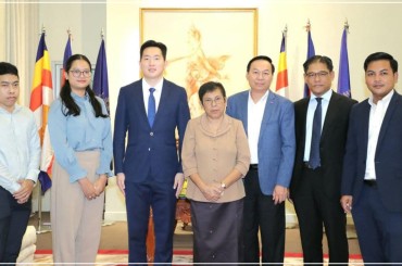 រដ្ឋមន្ត្រីក្រសួងវប្បធម៌ និងវិចិត្រសិល្បៈស្វាគមន៍គម្រោងថតភាពយន្តបែបប្រវត្តិសាស្រ្តរបស់ផលិតករភាពយន្តចិន នៅលើទឹកដីប្រទេសកម្ពុជា