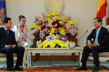 លោកឃួងស្រេងស្នើឲ្យអ្នកវិនិយោគកូរ៉េមកបណ្តាក់ទុននៅរាជធានីភ្នំពេញកាន់តែច្រើន